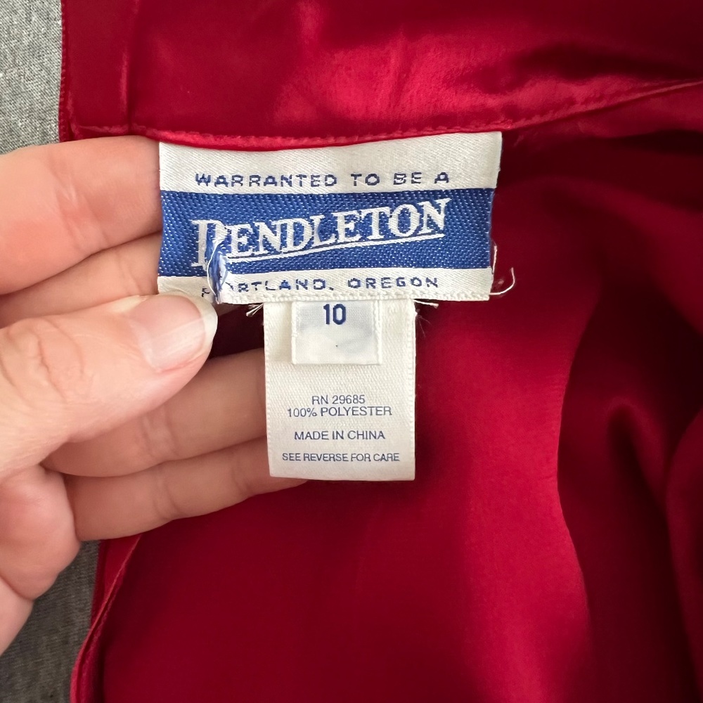 Pendleton Silky Red Formal Blouse Button Wrist New with Imperfection Size 10 - Picture 8 of 14